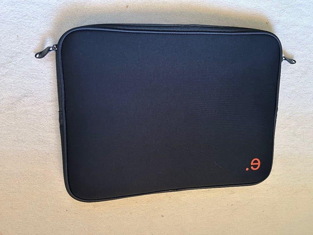 Housse Be.ez LArobe PC/MacBook 15" Noire-Orange (Comme neuf), Informatique & Logiciels, Housse pour ordinateur portable, Autres marques