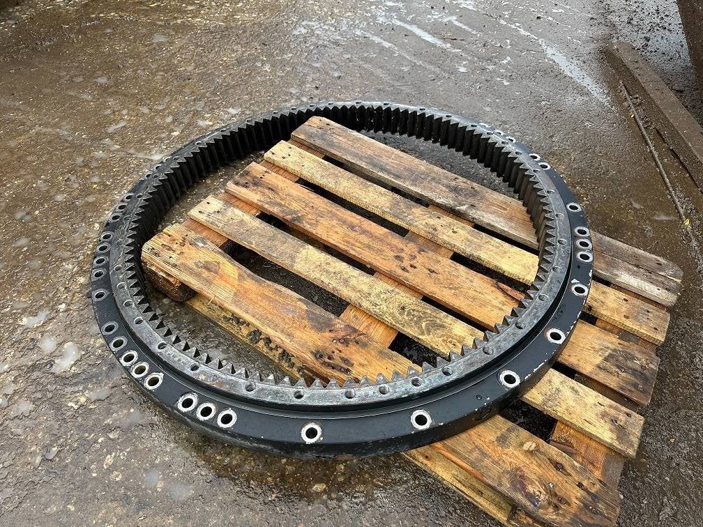 Cat 323 slew ring, Gebruikt
