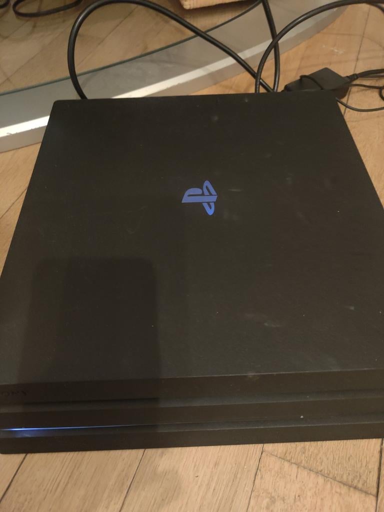 1 console ps4 pro. Firmware 8.5 donc jailbrake !!, Pro