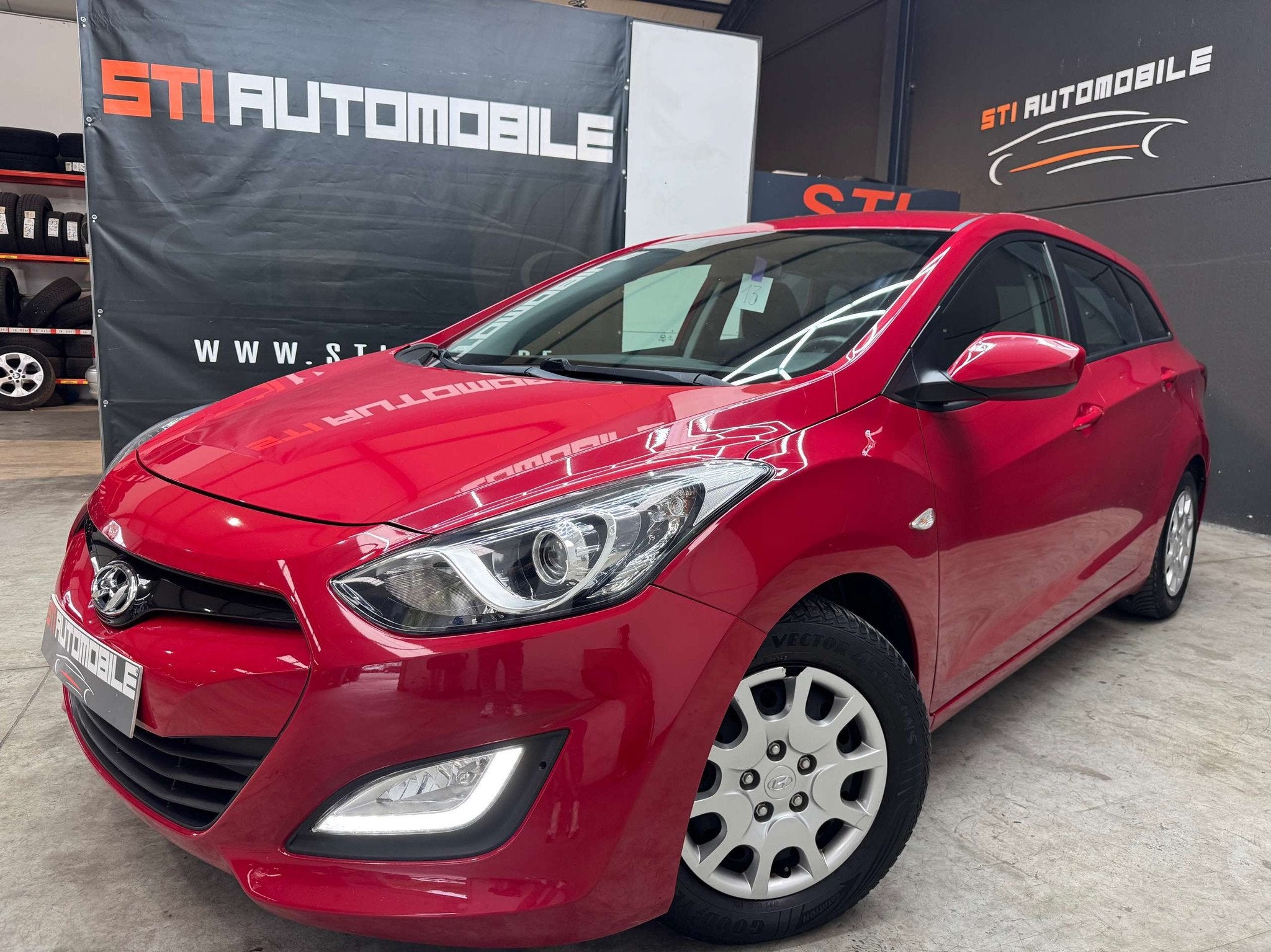 Hyundai i30 *GARANTIE 12MOIS *, Autos, Rouge, Euro 5, Achat, Entreprise