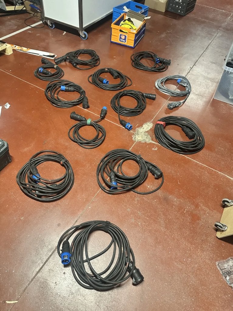 12x CEE stroomkabels (Bals) - 3 tot 10 meter - samen te koop, Bricolage & Construction, Électricité & Câbles, Enlèvement, Utilisé
