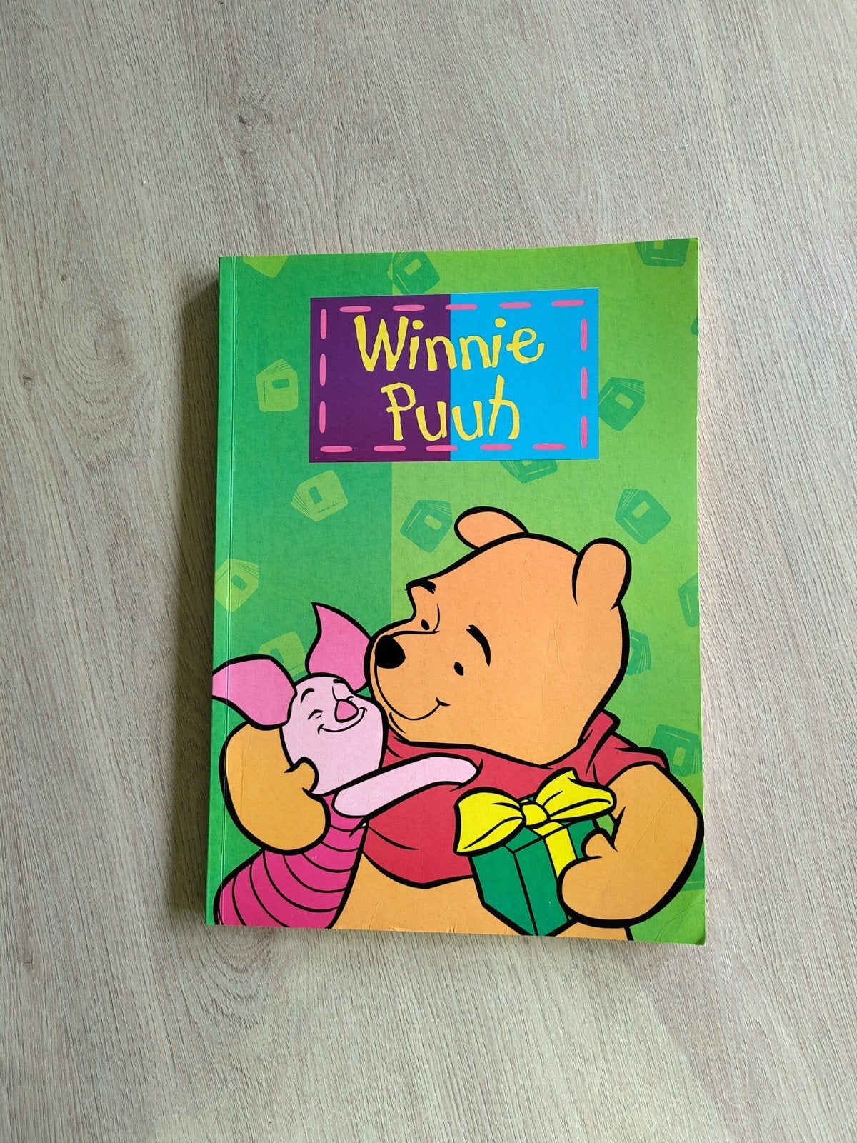 Livre de coloriage et de jeux, Winnie l'ourson, Enlèvement ou Envoi, Comme neuf