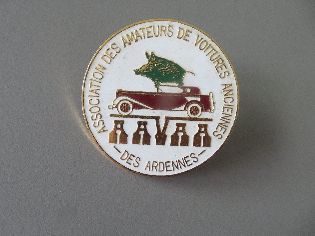 Grillebadge Grille embleem AAVAA automobielclub ardennen, Collections, Enlèvement ou Envoi, Comme neuf, Voitures