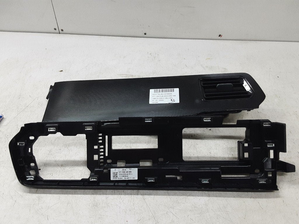 DIVERS DIVERS Volkswagen Tiguan (CT1) (571858020), Volkswagen, Mevr. I. Hauben, Utilisé, Rue de l'Espoir 34 34
4030  GRIVEGNÉE, BE