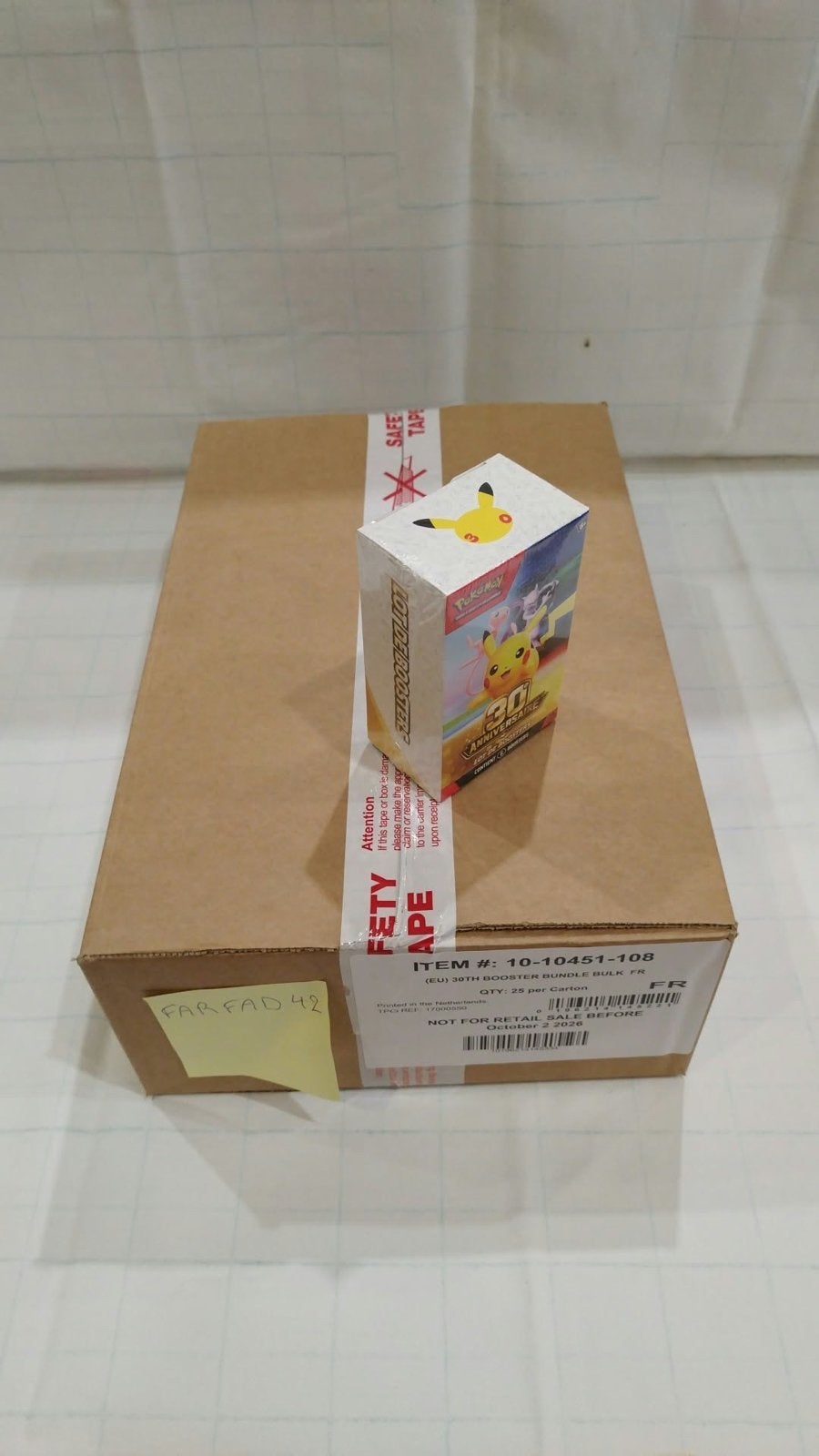 Box de booster pokemon 30 ans, Enlèvement, Neuf, Booster box