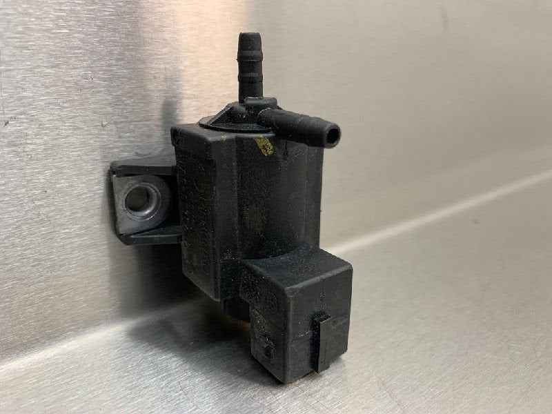 VACUUMVENTIEL Toyota Verso (01-2009/08-2018) (|258600R010|), Gebruikt, Toyota