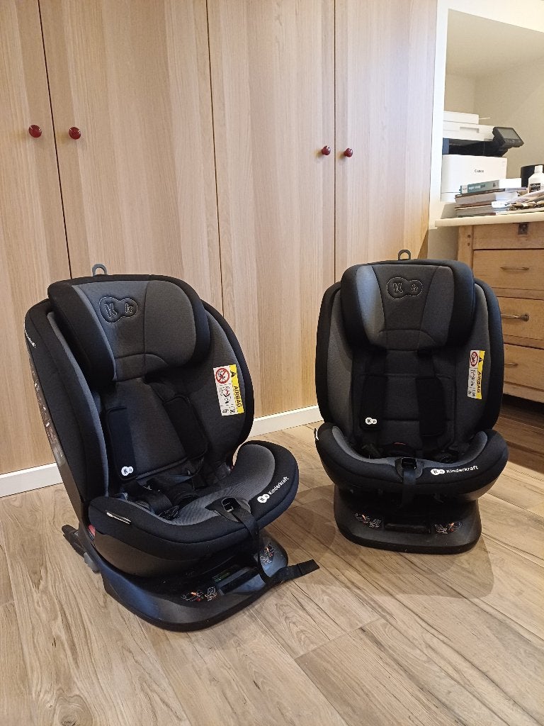 Autozitje Kinderkraft draaibaar 2 stuks, Zo goed als nieuw, Isofix, Slaapstand, Ophalen