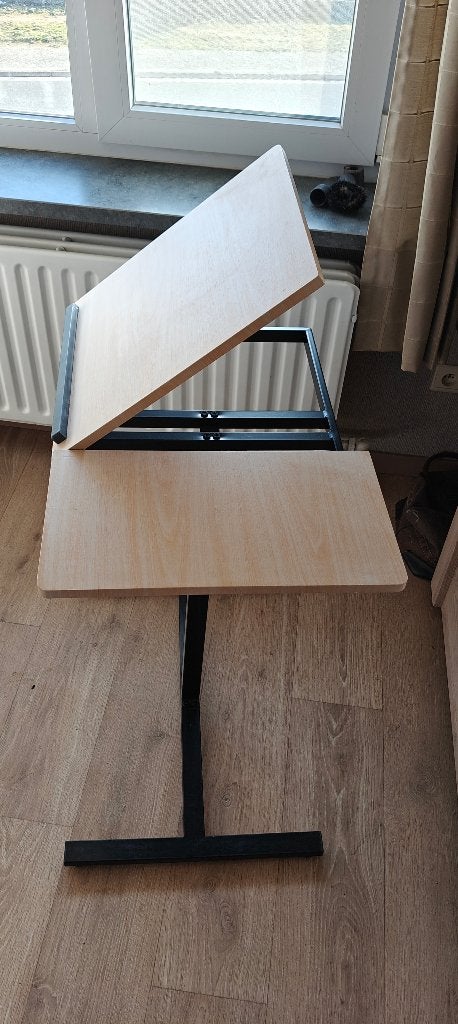 zeer degelijke laptoptafel in nieuwstaat, Computers en Software, Laptoptafels, Ophalen