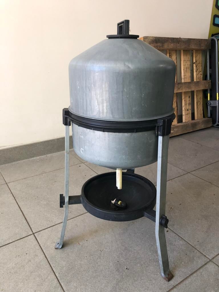 Gratis: Gegalvaniseerde drinkbak voor pluimvee 25 L, Ophalen, Gebruikt