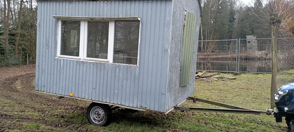 Tinny house - keet, Ophalen