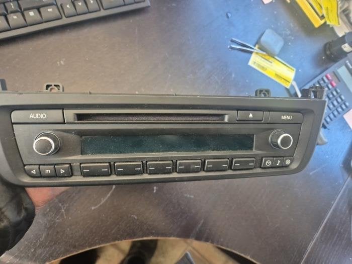 Radio CD Speler van een BMW 1-Serie, Gebruikt, -, -, Ophalen of Verzenden