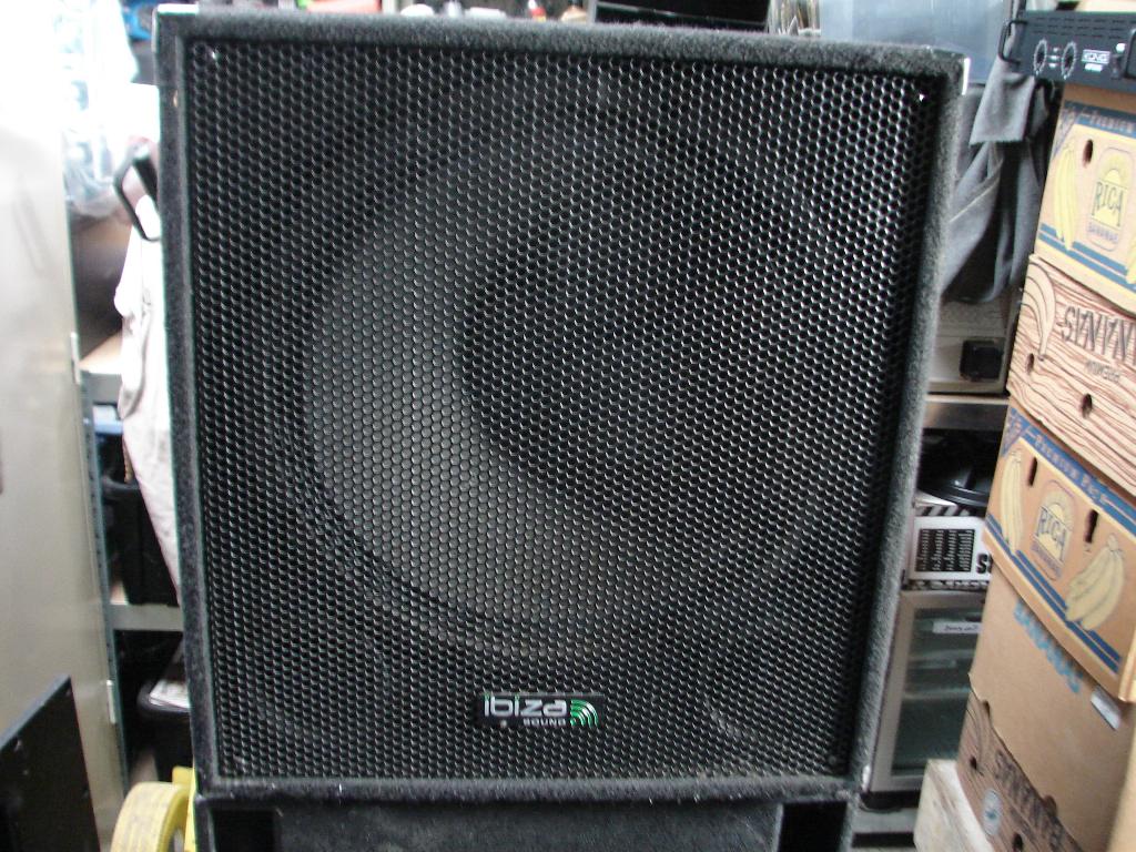 Ibiza Sound SUB18.A Active 2,1 SUBWOOFER+2 TOPSPEAKERS, Gebruikt, Subwoofer, 120 watt of meer, Ophalen