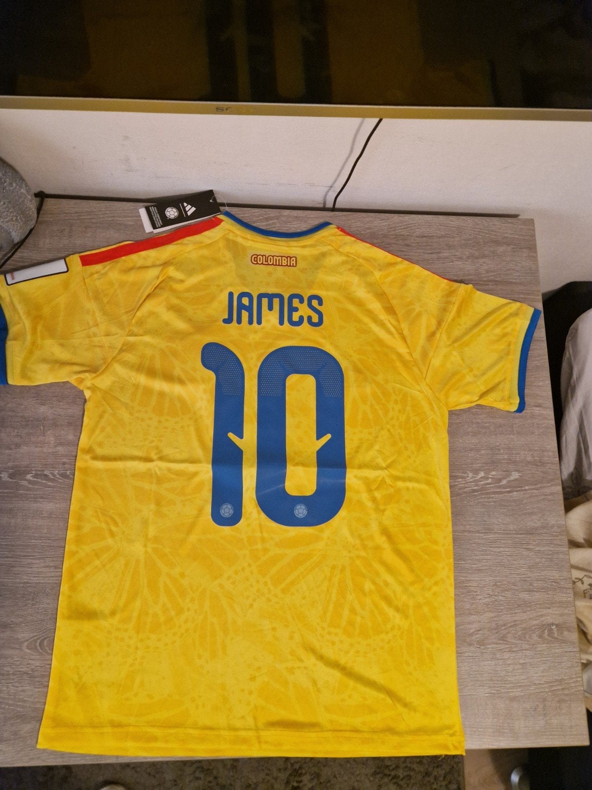 james 10, Taille M, Enlèvement ou Envoi, Neuf, Maillot