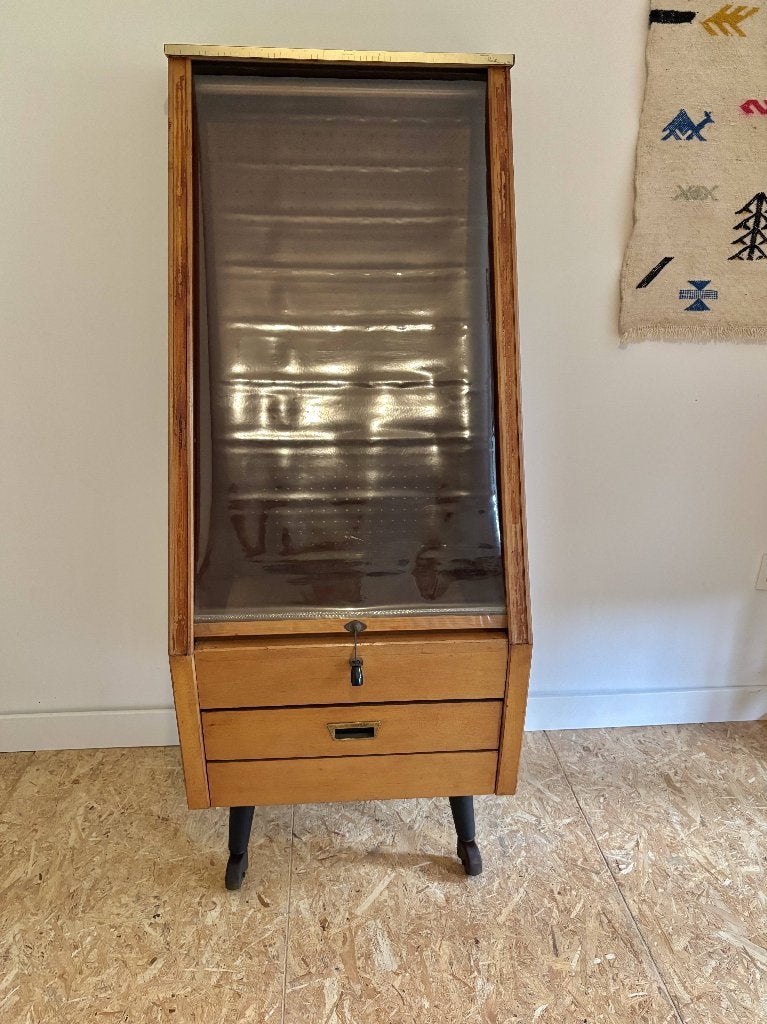 Vintage vitrine kast Prestil, Huis en Inrichting, Ophalen