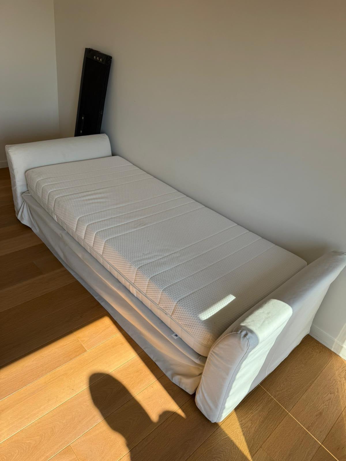 Meridien Sofa of extra bed, ideaal voor studenten, Huis en Inrichting, Ophalen, Hout, Gebruikt, Driepersoons