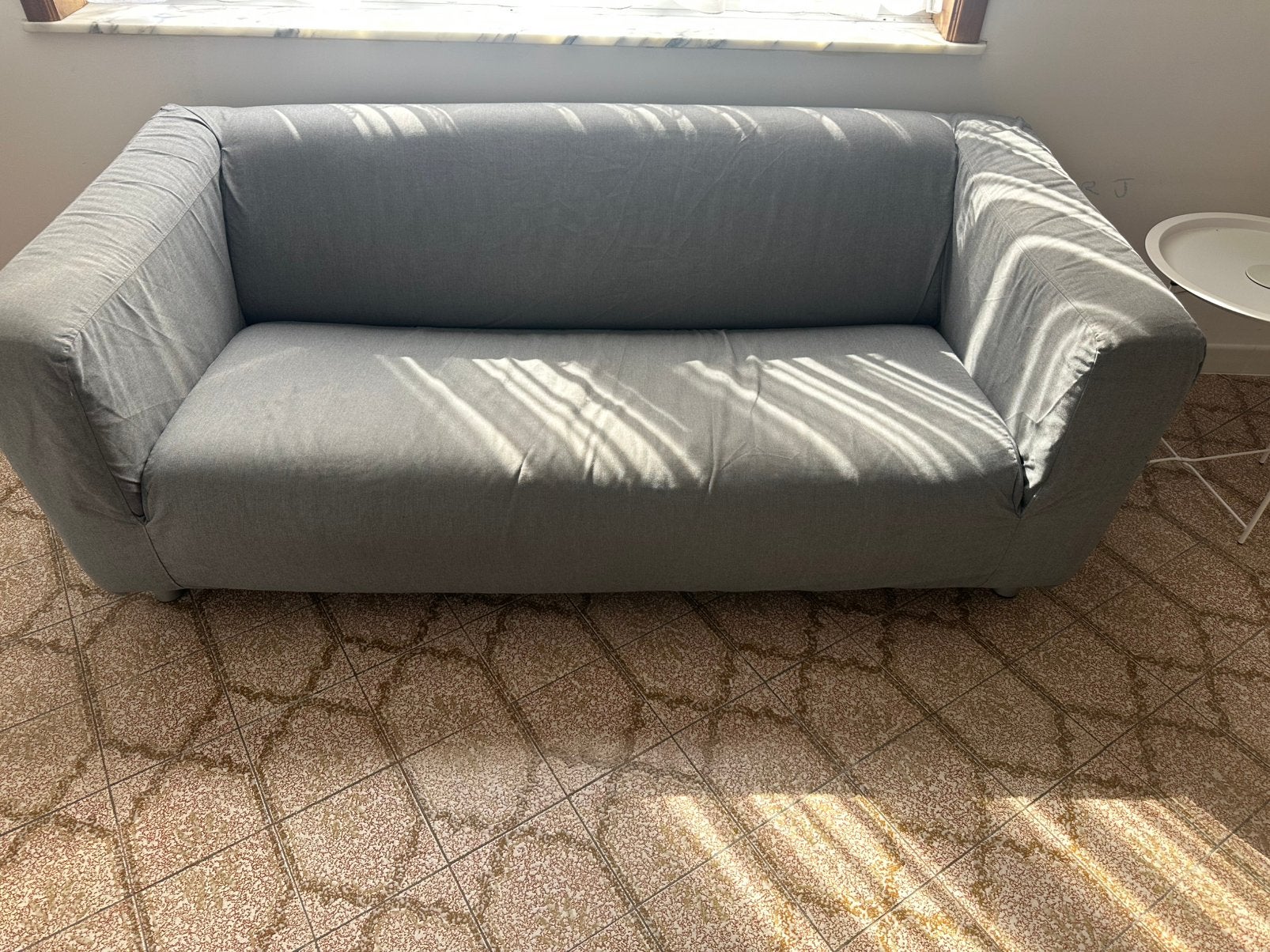 A vendre petit canapé gris en tissu, Maison & Meubles, Enlèvement, Comme neuf