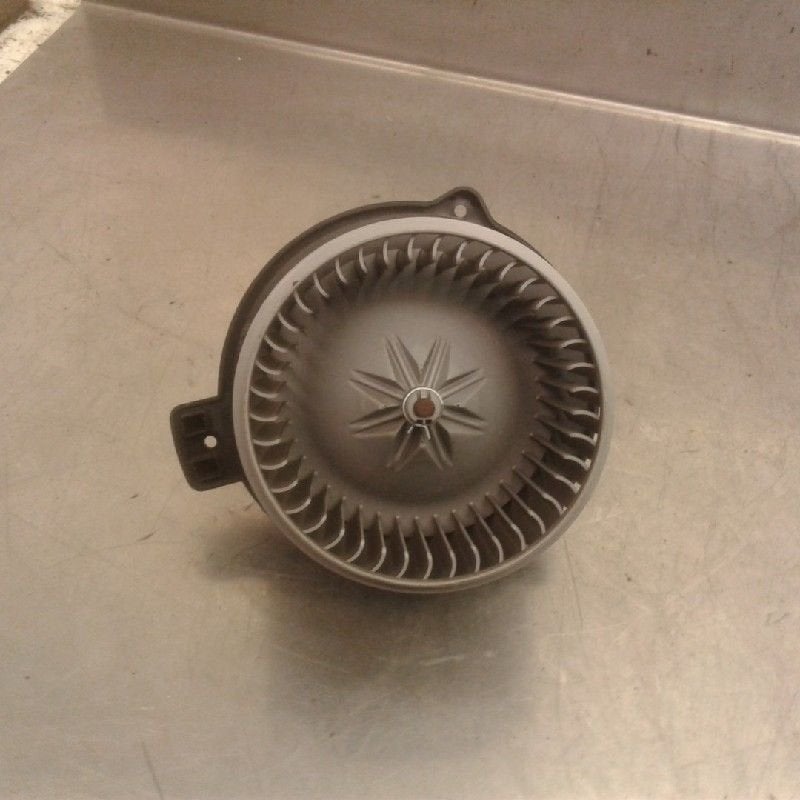 KACHEL VENTILATORMOTOR Rio III (UB) (|B308830440|A0550184|), Gebruikt, Kia