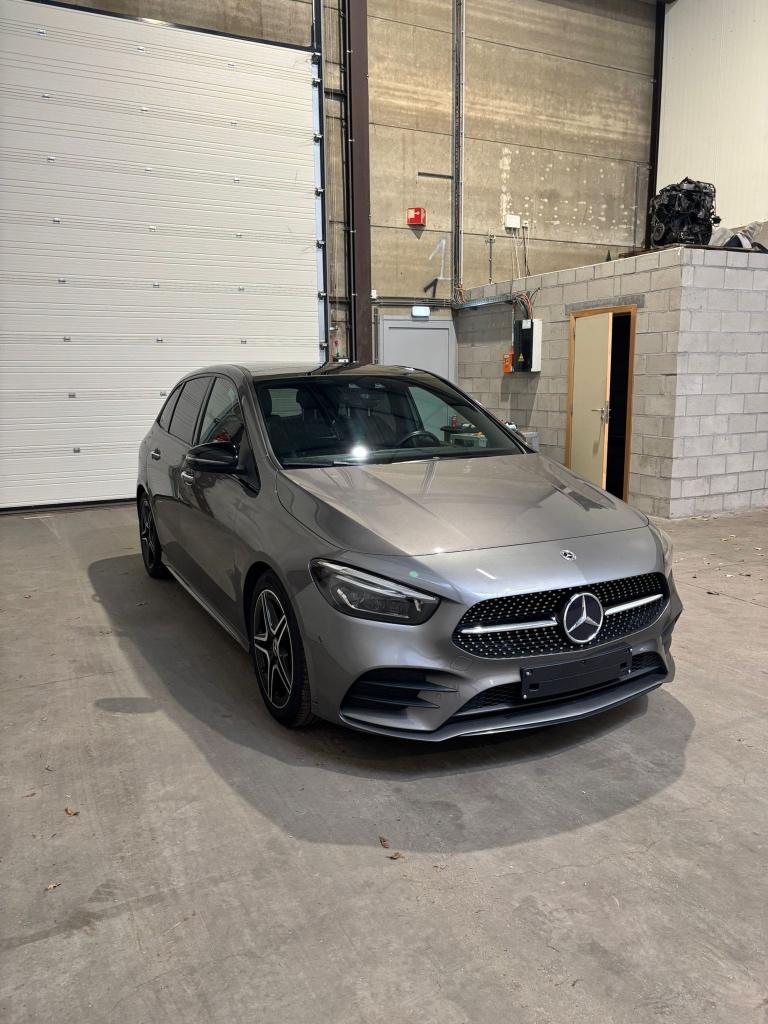 Mercedes B200 AMG line, Autos, https://public.car-pass.be/vhr/7b1d7377-aa7b-482a-a9d1-220a83206859, Achat, Euro 6, 1300 cm³