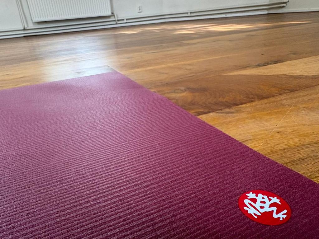 Hoge kwaliteit Manduka Yoga mat, Sport en Fitness, Ophalen, Gebruikt, Yogamat