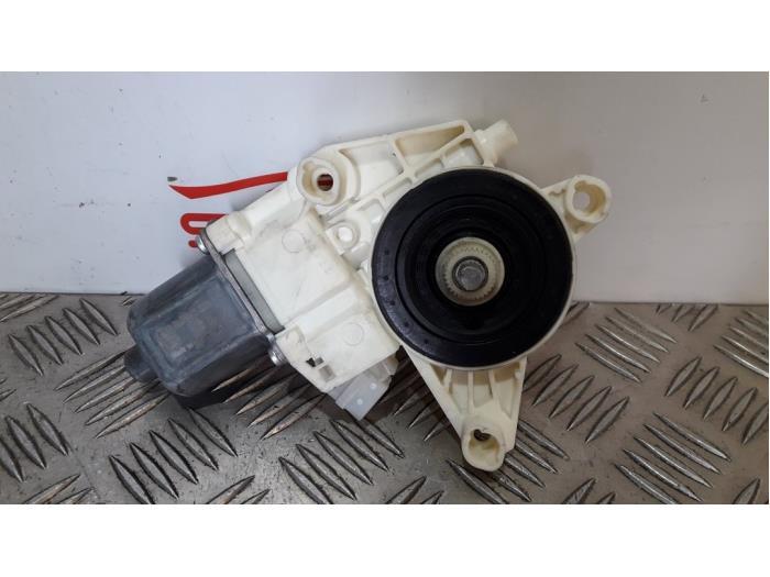 Moteur de vitre portière d'un Mercedes GLA, 3 mois de garantie, Utilisé, -, -