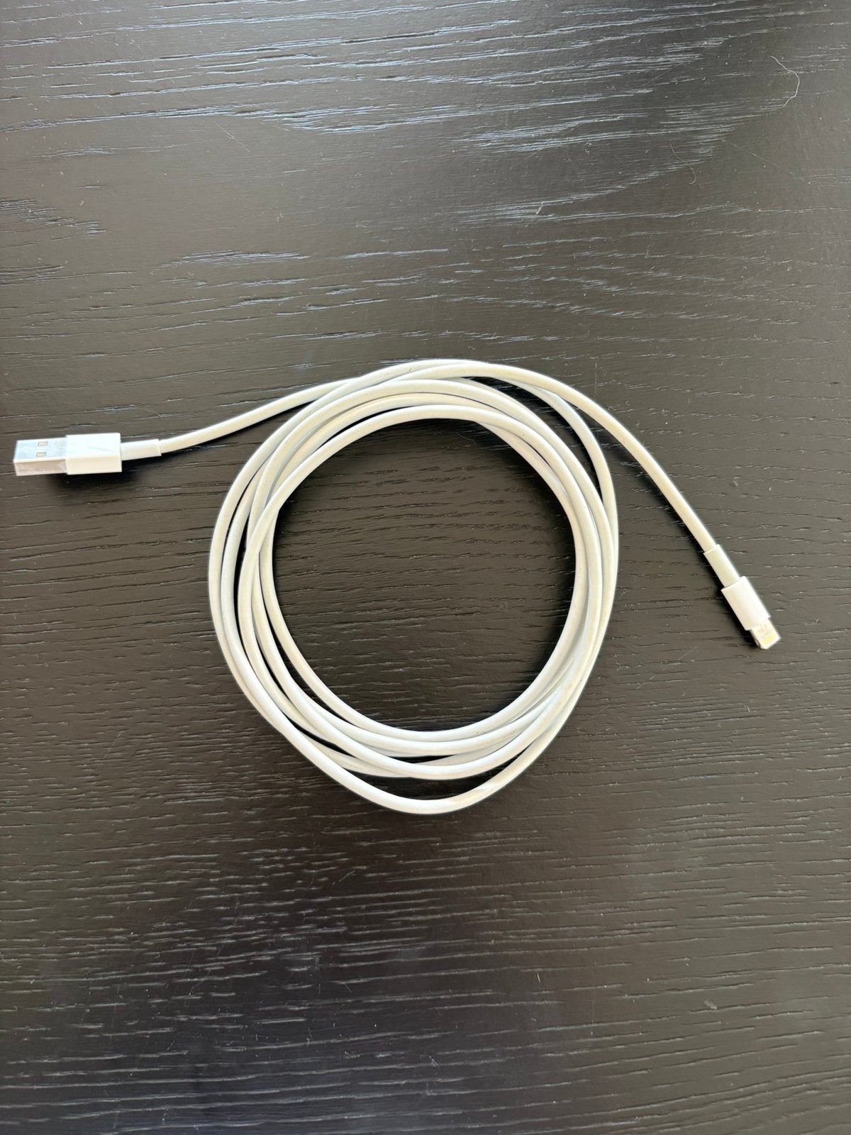 USB-A naar Lightning kabel 2 m, Télécoms, Téléphonie mobile | Chargeurs pour téléphone, Lightning, Enlèvement, Comme neuf