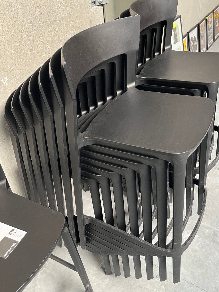 Horeca stoelen - zithoogte 65cm - kunststof, Articles professionnels, Horeca | Mobilier & Aménagement, Enlèvement, Utilisé, Mobilier
