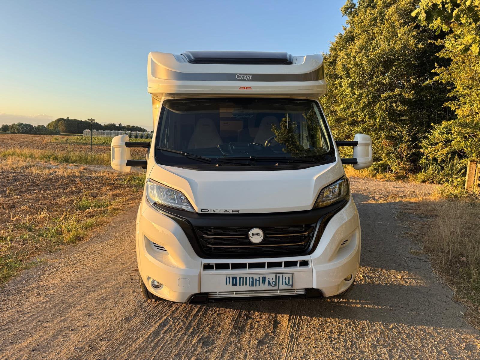 Mc Louis carat 473g - 2023- ‼️5600km‼️- nieuwstaat -garantie, Caravanes & Camping, Auvent, Jusqu'à 4, Réfrigérateur, Fiat