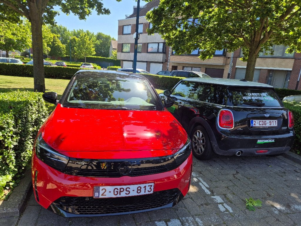 Opel Corsa  slechts 1200 km, Auto's, Opel, 4 deurs, Stof, Zwart, Parkeersensor