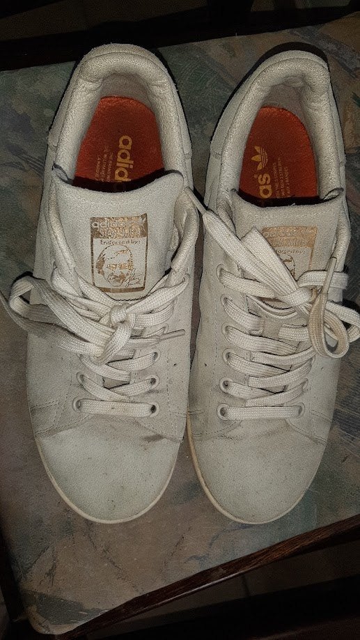 Mooie sneakers Stan Smith beige suède 42,5, Kleding | Heren, Schoenen, Wit, Ophalen of Verzenden, Zo goed als nieuw, Adidas
