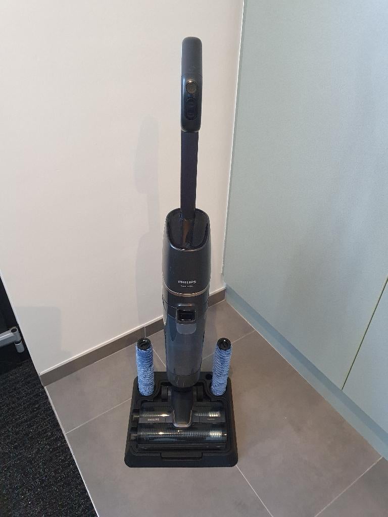 Dweilstofzuiger (Philips XW7110/01), Elektronische apparatuur, Stofzuigers, Ophalen of Verzenden, Zo goed als nieuw, Reservoir
