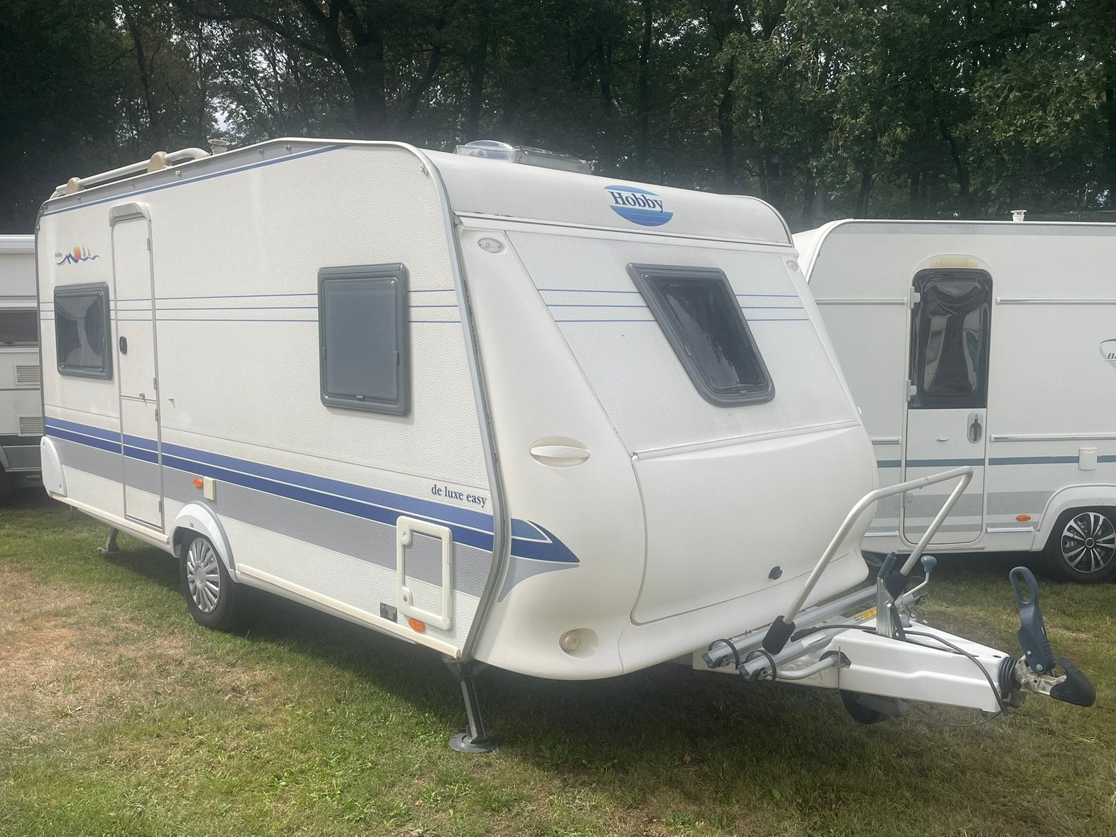 Mooie caravan Hobby 460 met voortent, Rondzit, Hobby, Lengtebed, Tot en met 4