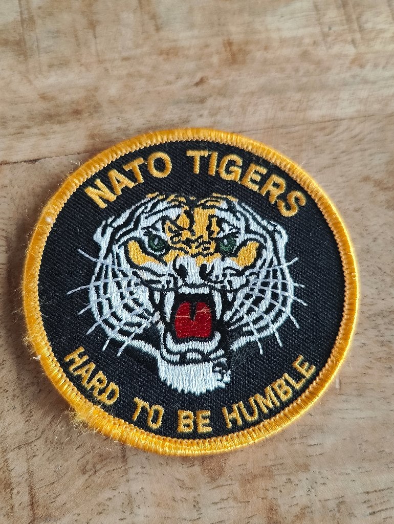 Patch NATO Tigers "Hard to be Humble", Ophalen of Verzenden, Luchtmacht