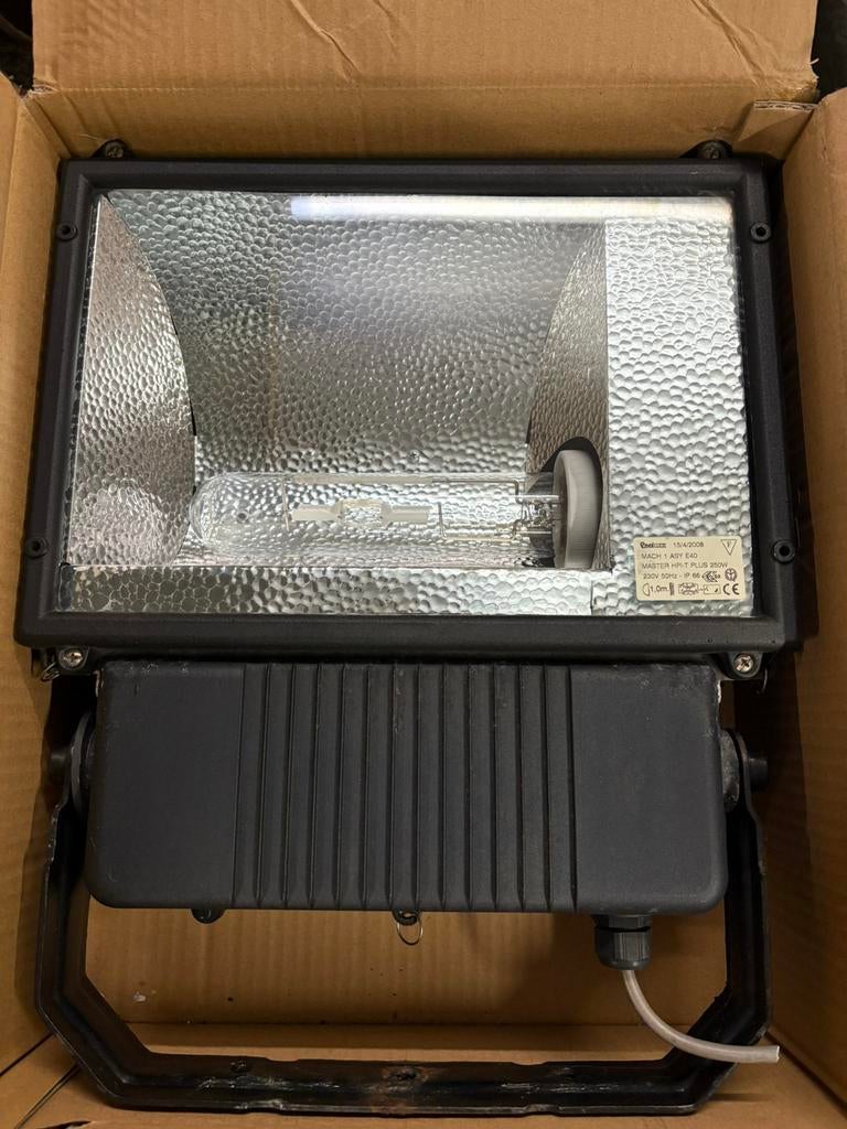 Sterke xenon lamp - voor werf/terrein/tuin, Ophalen, Gebruikt, Met statief, Lamp met armatuur