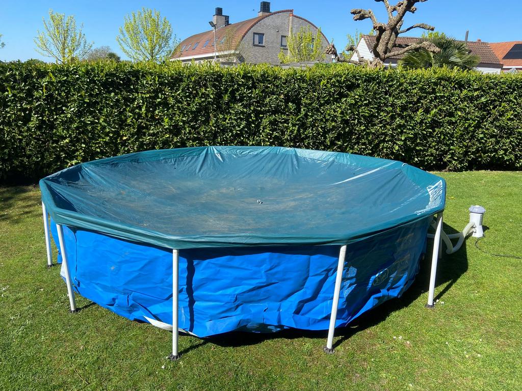 Intex zwembad compleet met pomp ladder en zeilen, Tuin en Terras, Ophalen, Zo goed als nieuw