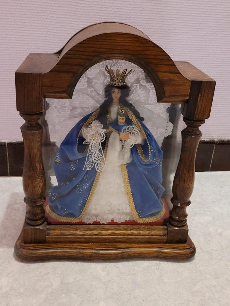 MAGNIFIQUE VIERGE A L ENFANT EN CIRE, Enlèvement