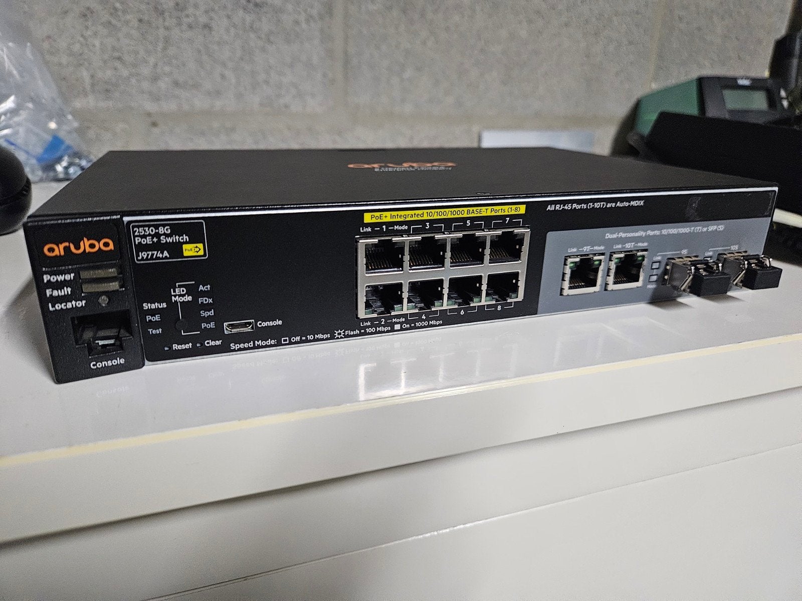 Aruba 2530-8g-POE Switch (10 poorten), Computers en Software, Netwerk switches, Ophalen of Verzenden, Zo goed als nieuw