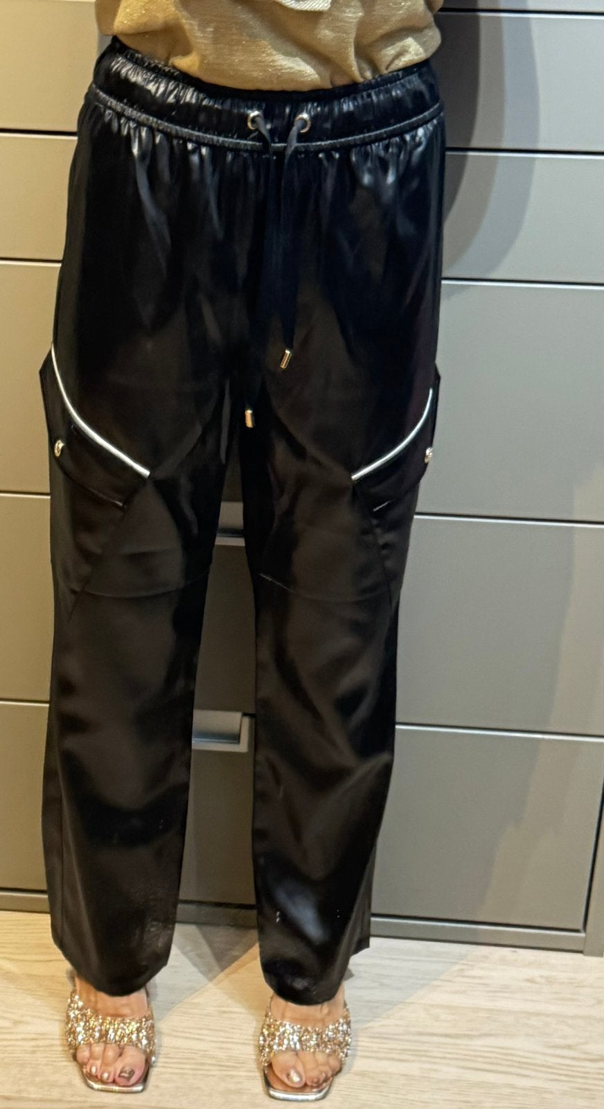 Nieuwe cargobroek van 199€ gemaakt van Lui jo Xs ok S, Kleding | Dames, Ophalen of Verzenden, Zo goed als nieuw