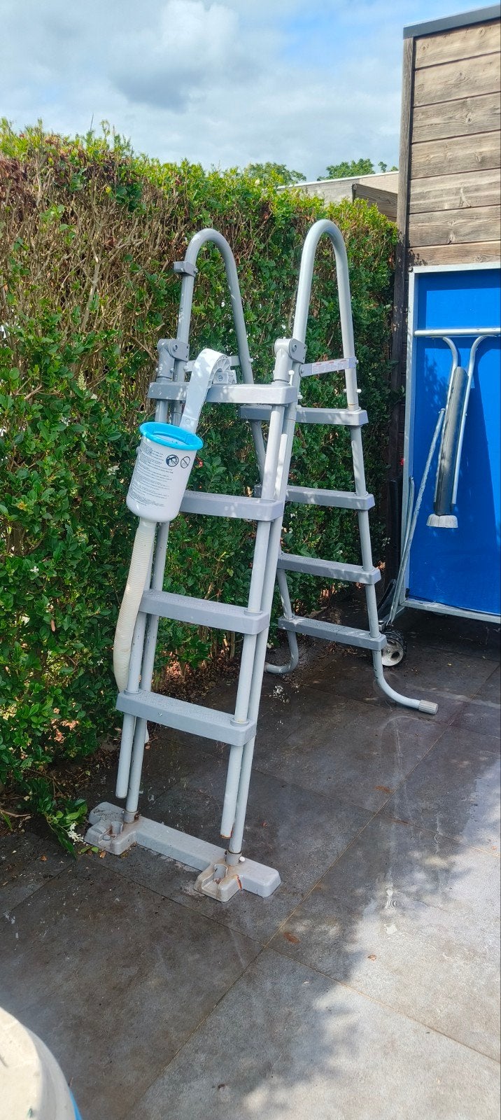 Gratis en voor niks Ladder zwembad voor hoogte 120 CM, Ophalen, Ladder