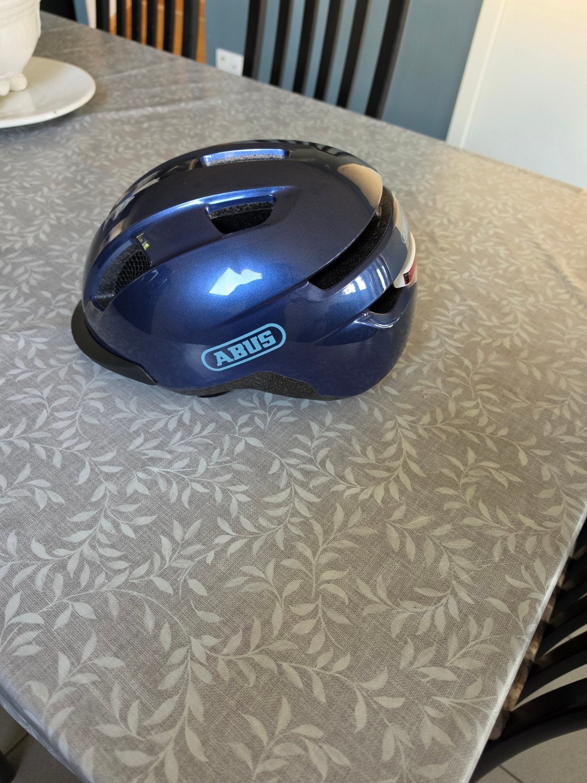 abus helm met licht amper gebruikt, Ophalen, L