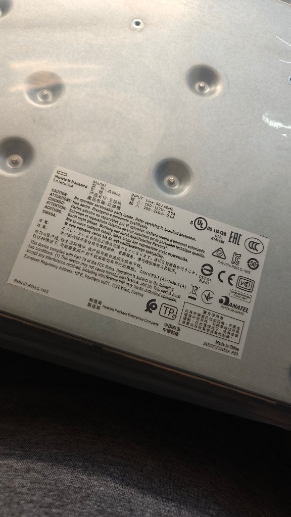 HPE Aruba Instant On 24-poorts switch, Ophalen of Verzenden, Refurbished