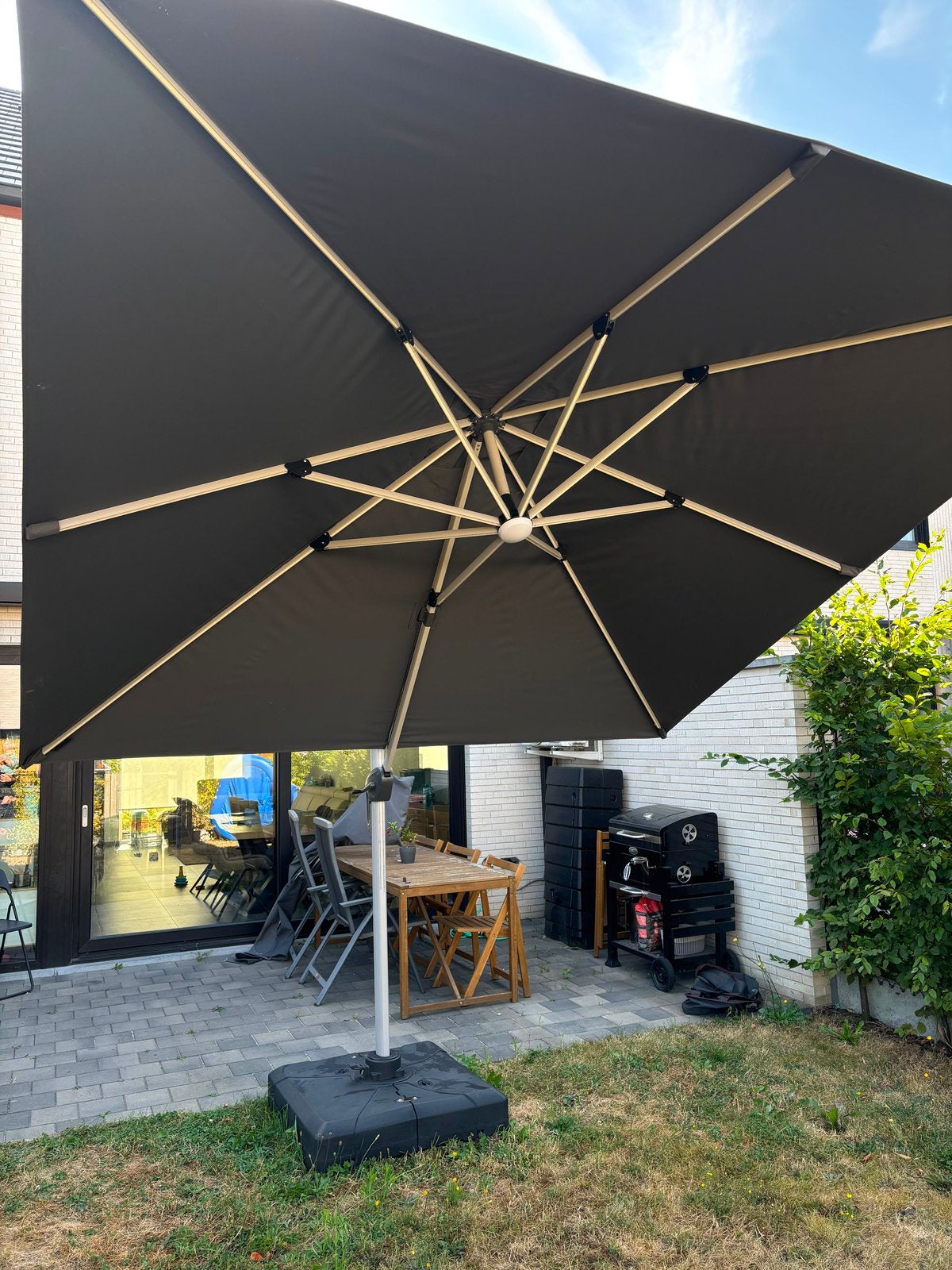 Parasol ‚big mama‘ T&T design, Ophalen, Zo goed als nieuw
