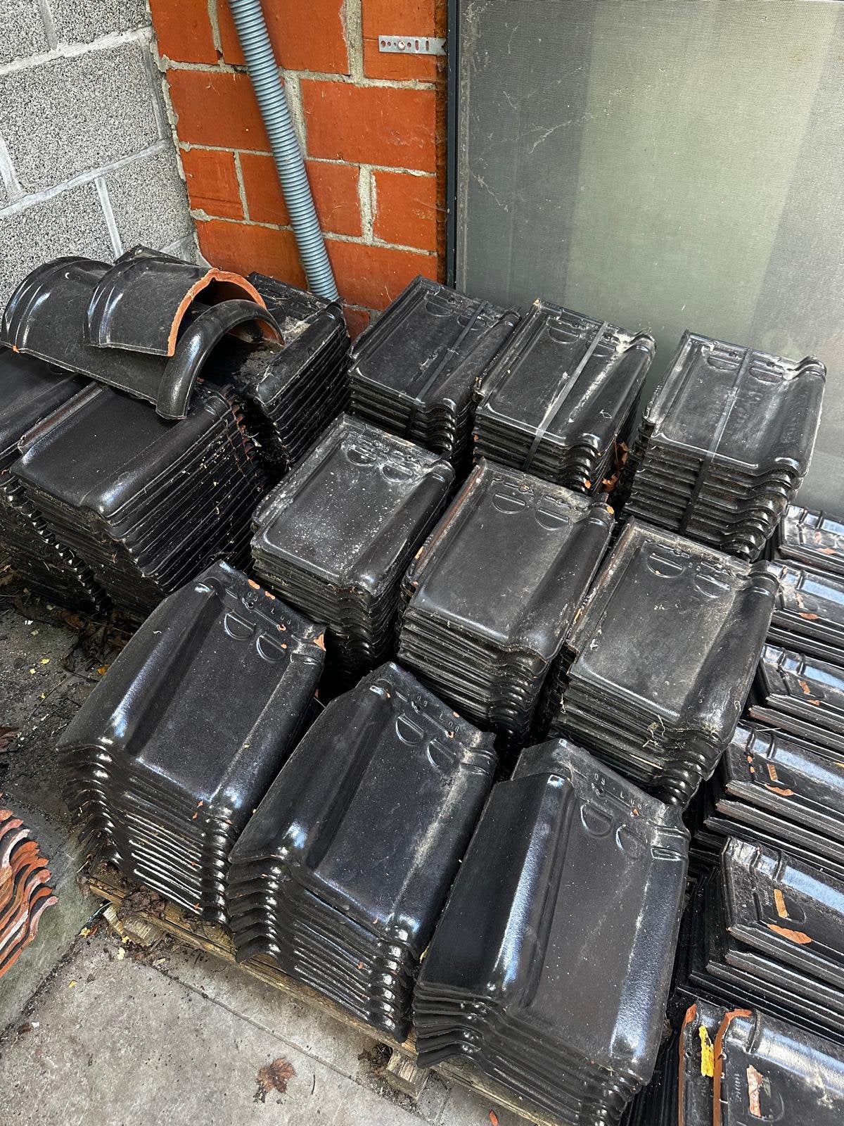 Stormpannen 44 Pottelberg - zwart antraciet, Doe-het-zelf en Bouw, Ophalen, Zo goed als nieuw, Zwart