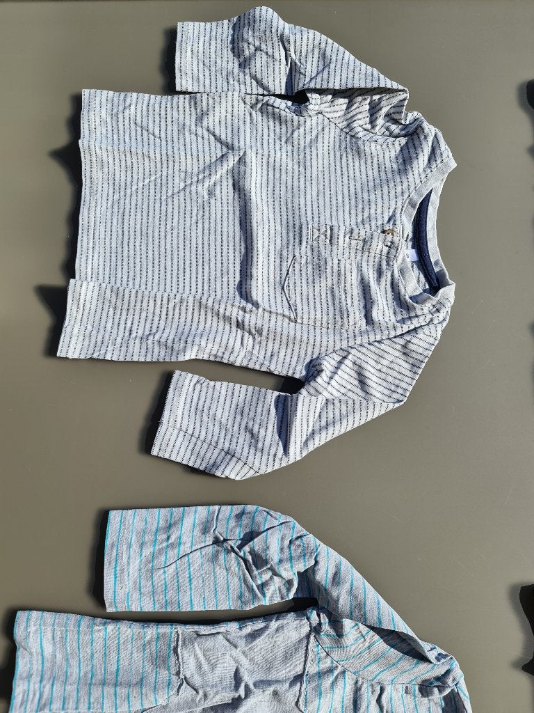 gestreepte longsleef, t-shirt, met knopen, CA, 98, Kinderen en Baby's, Kinderkleding | Maat 98, Ophalen, Zo goed als nieuw