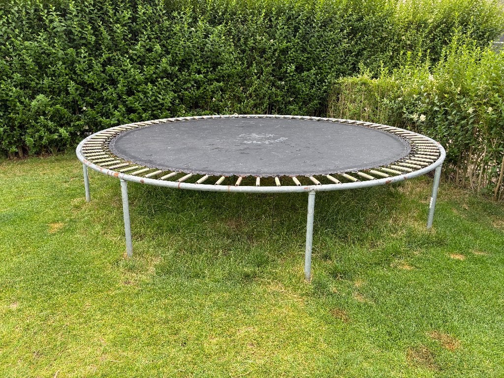 Trampoline, Enlèvement
