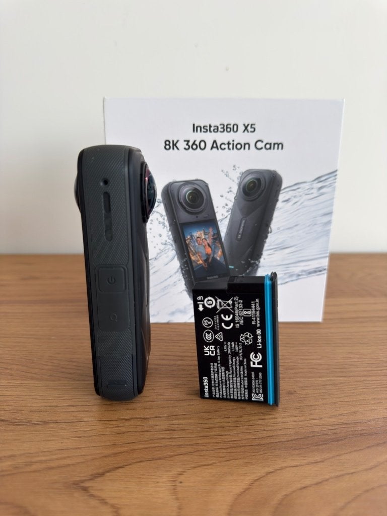 insta 360 X5 met extra accessories, TV, Hi-fi & Vidéo, Enlèvement, Comme neuf, Autres marques