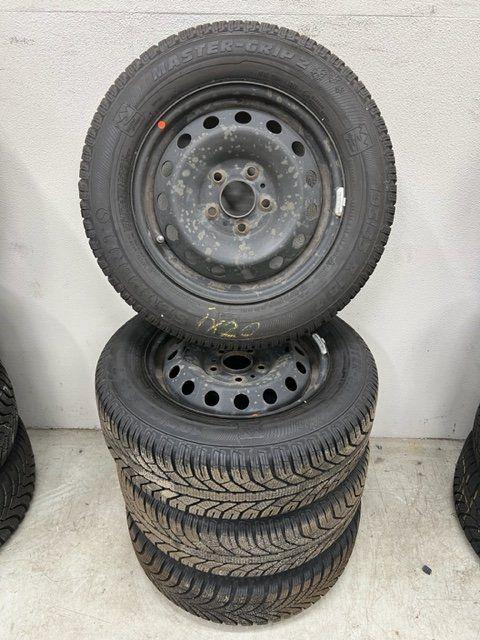 Winterset Hyundai Ioniq Semperit Master-Grip 195/65 R15, Auto-onderdelen, Banden en Velgen, Ophalen, Gebruikt, 15 inch, -