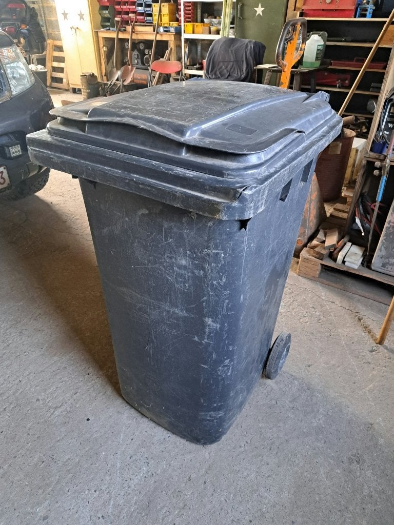 Poubelle container 200 litres, Noir, Bricolage, Enlèvement, Utilisé