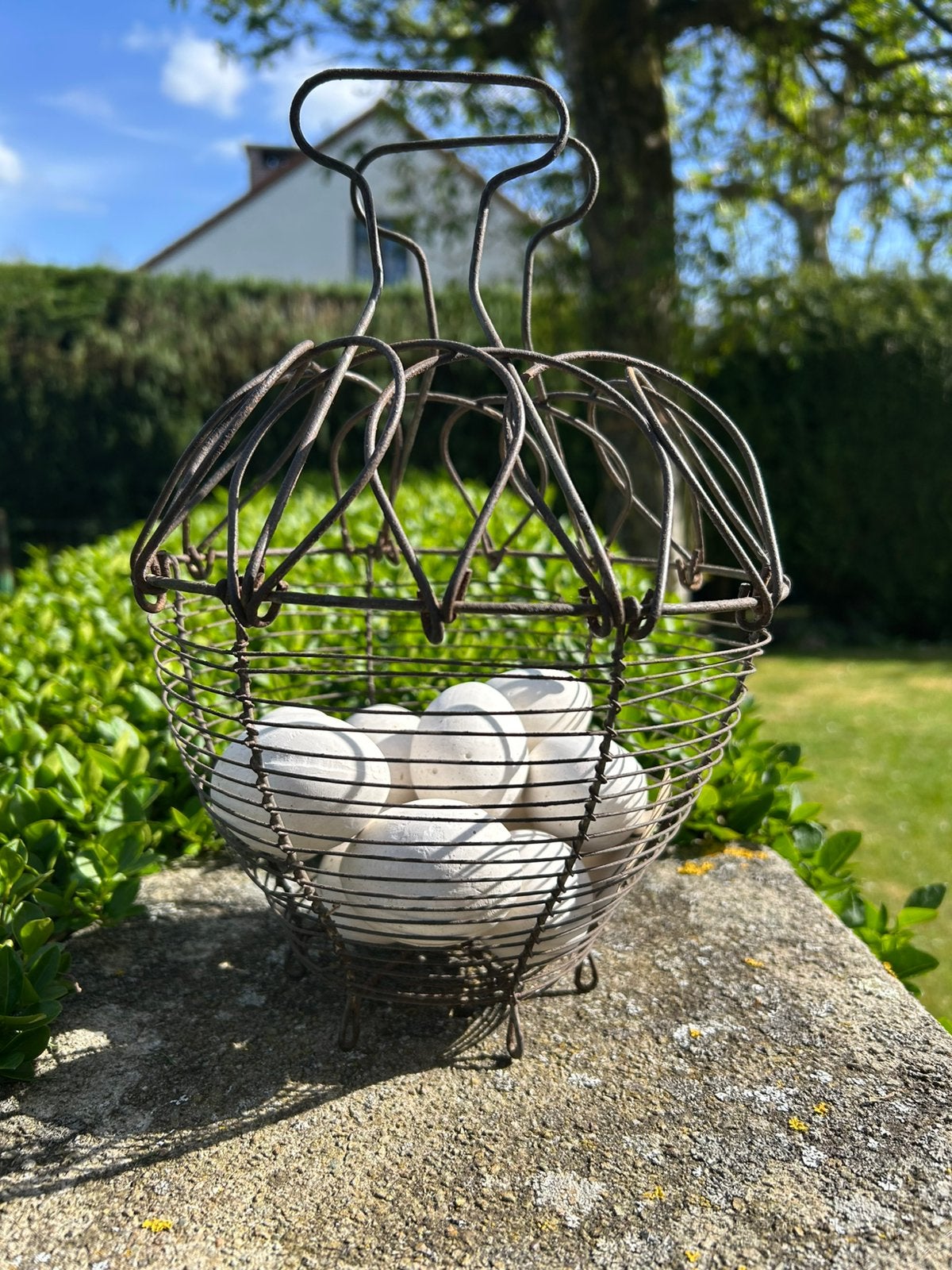 Decoratieve antieke eiermand / draadmand, Ophalen
