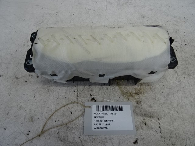 AIRBAG PASSAGER Passat Variant (3C5) (3C0880204G), Utilisé, Volkswagen