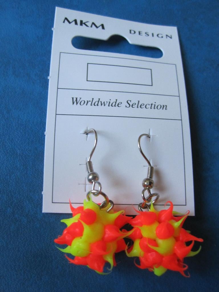 Geel met oranje puntige bollen oorbellen (nieuw), Handtassen en Accessoires, Oorbellen, Overige materialen, Geel, Nieuw, Ophalen of Verzenden